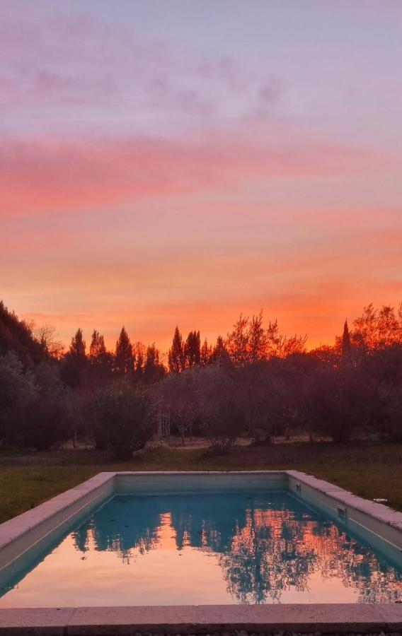 Les Cabanons De L'Oliveraie Pernes-les-Fontaines Bagian luar foto